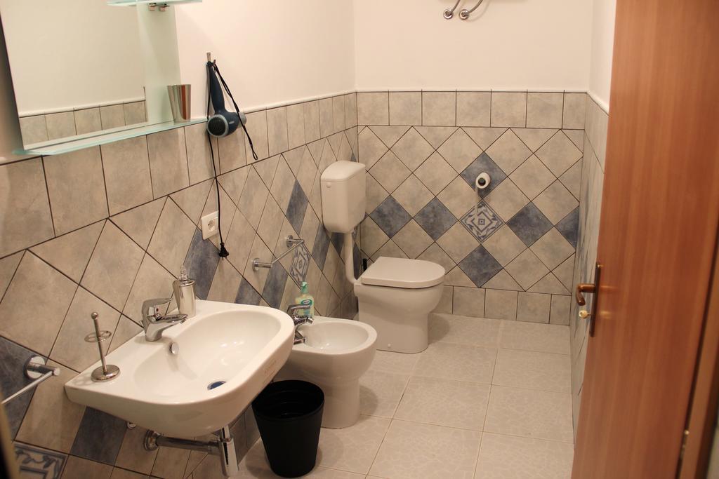 La Casa Di Eolo Villa San Leone Room photo